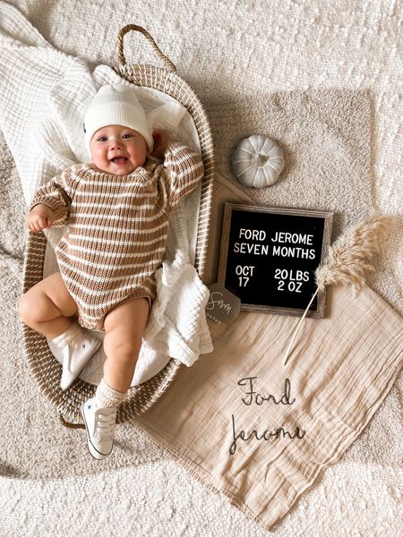 Baby boy month photo // Fall baby outfit 

#LTKfamily #LTKkids #LTKbaby