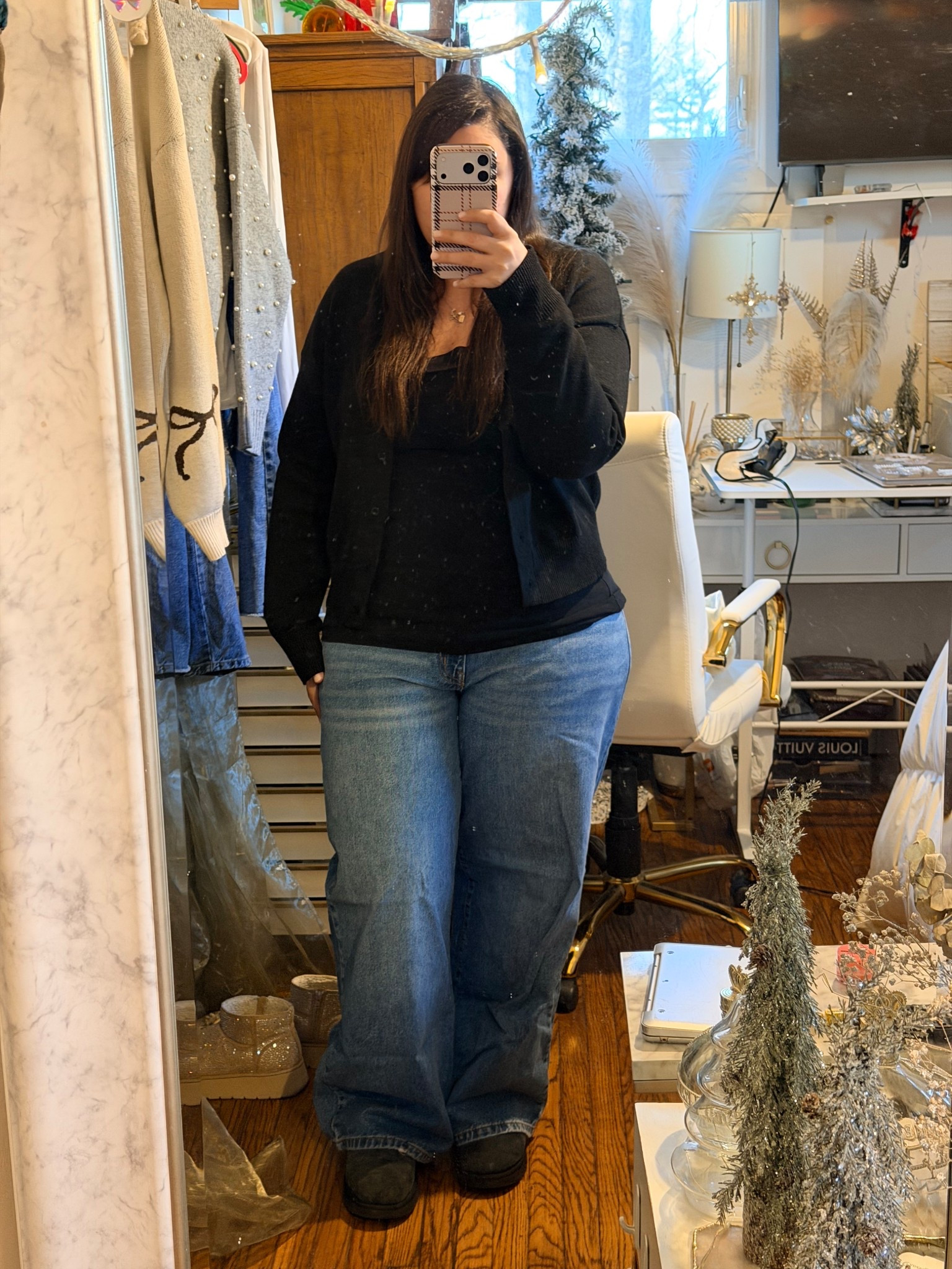 Another day, another Jen uniform. This sweater is great + so versatile, plus it’s affordable + comes in several color options. 

My layering tee is a fave + I have do many in all the colors + sleeve lengths 

The jeans are super comfy + I think flattering. 

#LTKMidsize #LTKootd #LTKSeasonal