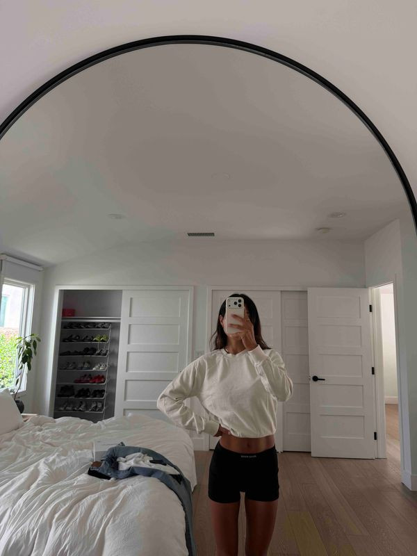 Basics

Shrunken sweatshirt from Eterne — 10/10

True to size. Wearing an XS.

#LTKdayinmylife #LTKgrwm #LTKootd