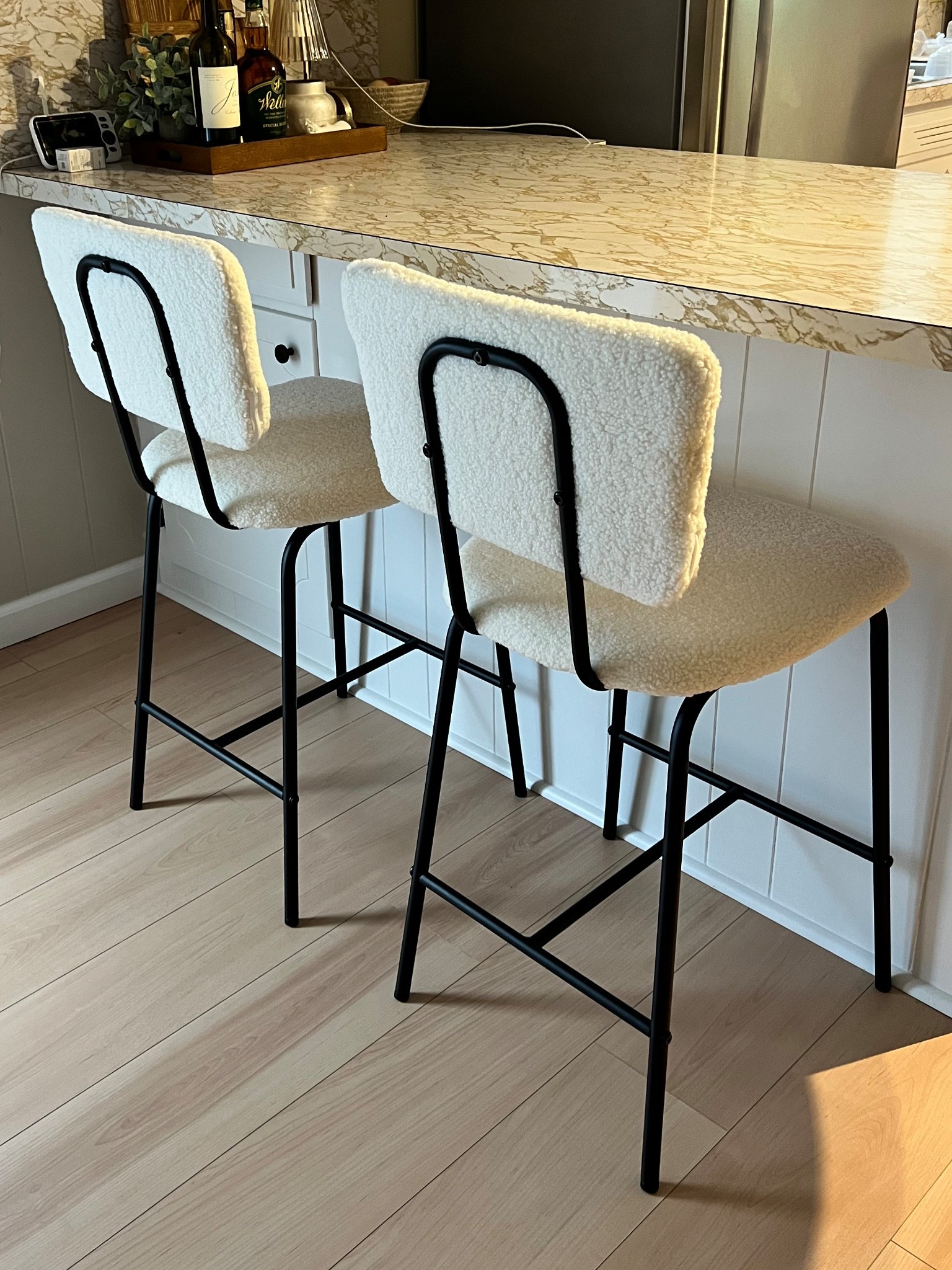 Neutral barstools under $100 



#LTKFamily #LTKFindsUnder100 #LTKHome