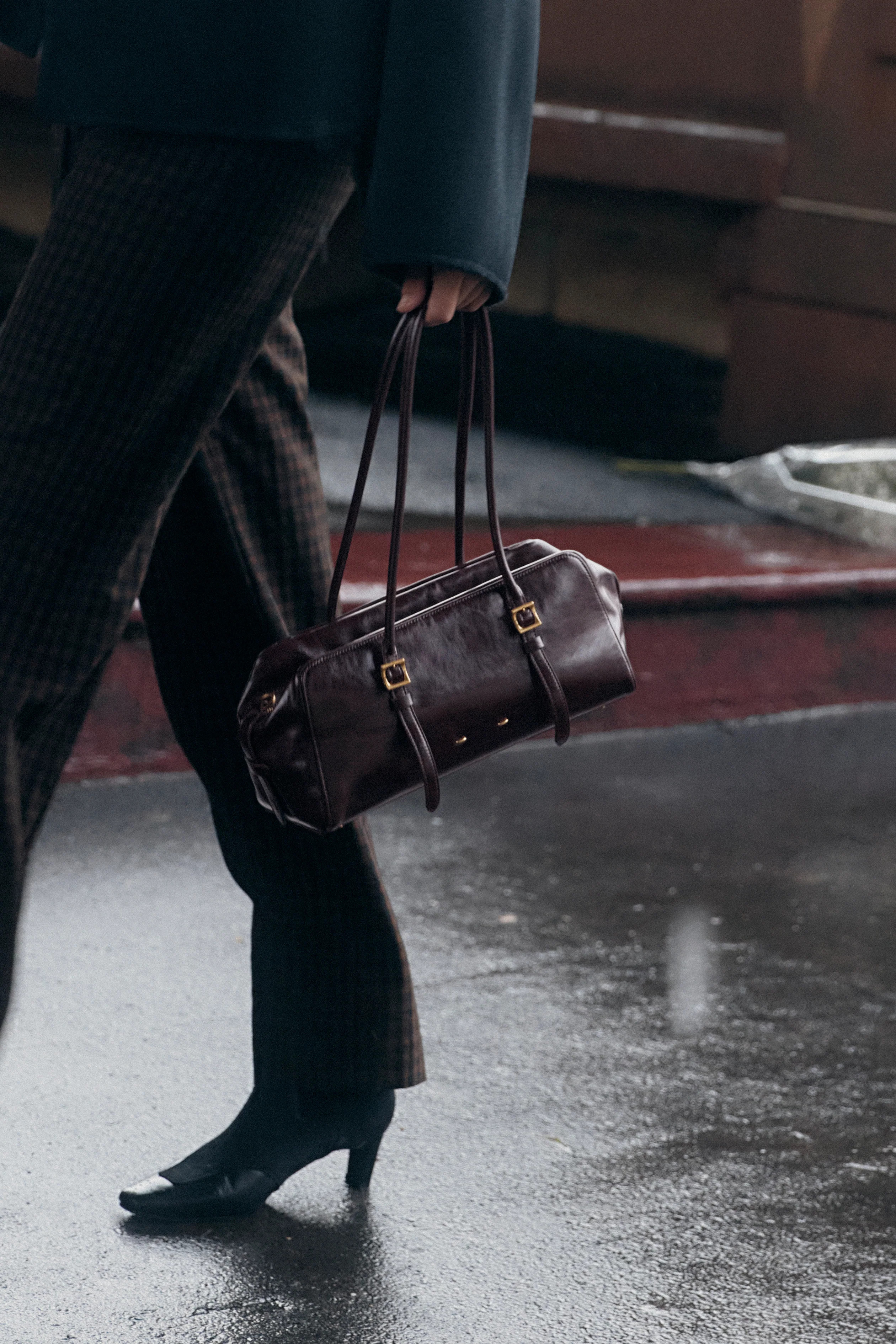 Monti Boston Bag in Oiled Waxed Top Grain Leather | Fabrique