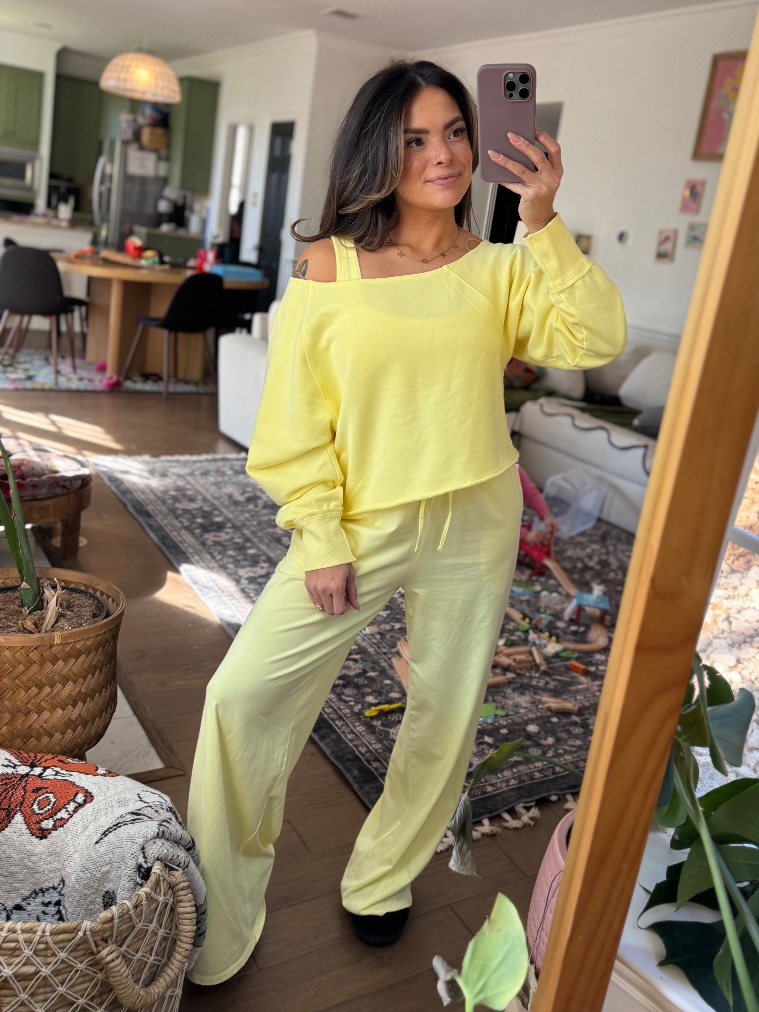 Yellow is the new black 





#LTKFindsUnder50 #LTKootd #LTKmomlife