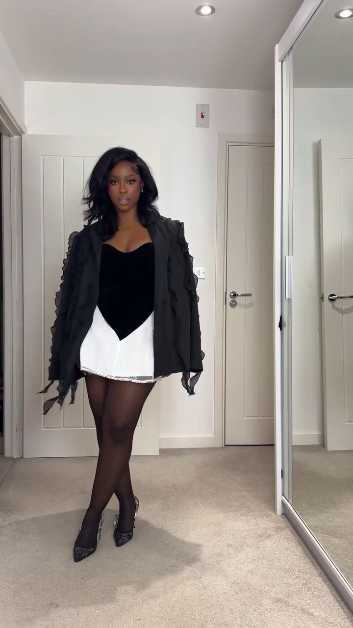 This dress is tooooo cayuteee!