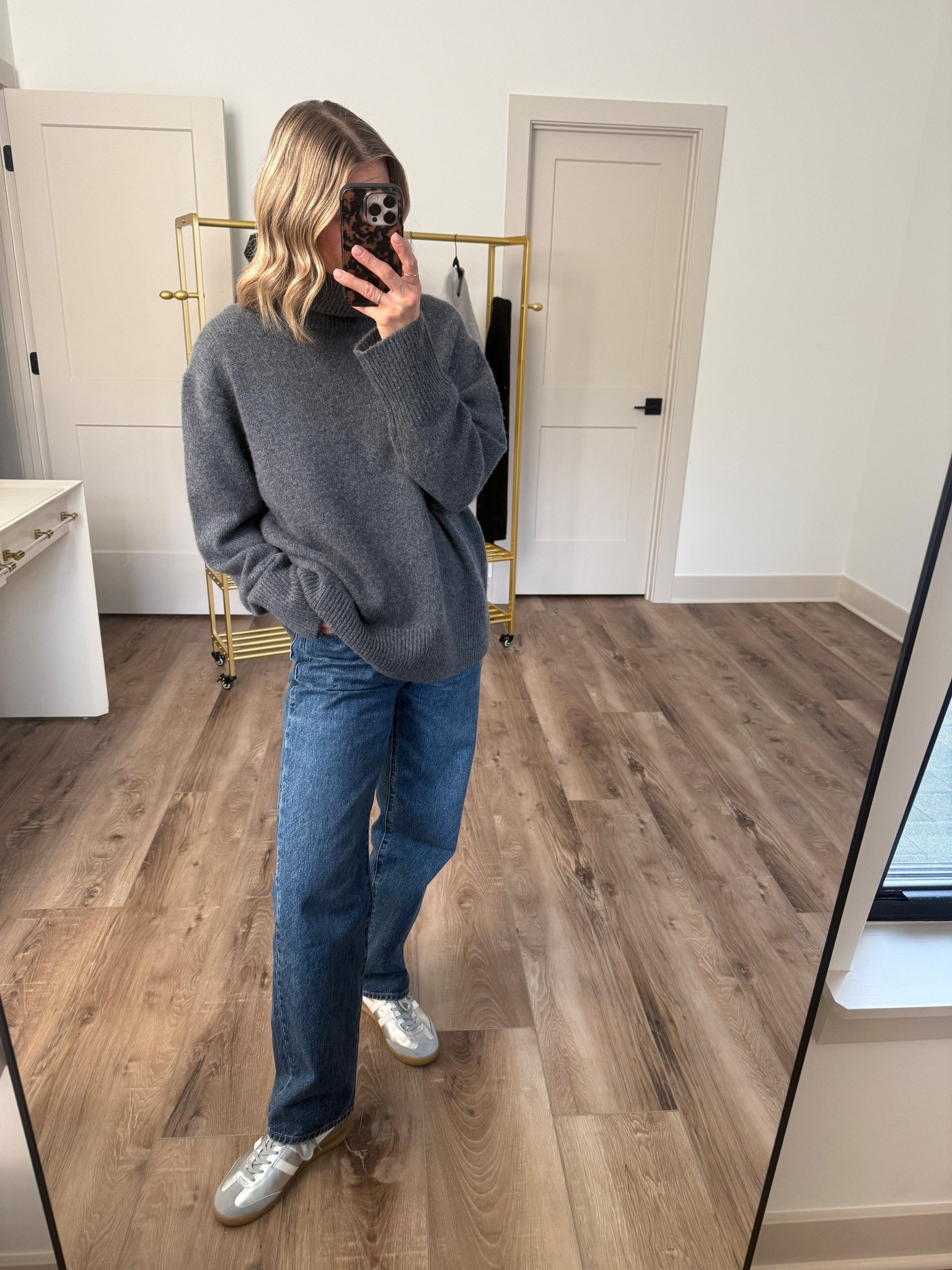 Wearing small cashmere turtleneck sweater, 25/regular jeans

@aritzia #aritziapartner #ad #paidlink

#LTKGiftGuide #LTKFindsUnder100 #LTKOver40