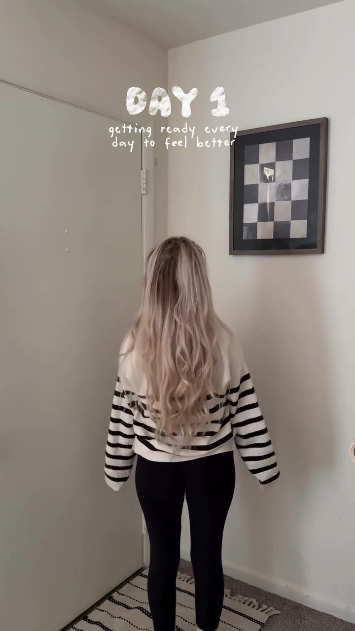 pov: your internet big sis reminding you that staying in PJs all day isn’t helping your depression 👀💭

one of the simplest mistakes I’ve made while working from home is never getting dressed. messy bun, oversized tee, repeat. it sounds cozy, but after a while it made me feel stuck in a rut.

so today is day 1 of actually getting ready every day 🪞💆🏼‍♀️✨ even if I’m not leaving the house. holding myself accountable with an outfit check bc when you look good, you feel good—and I’m ready to see how much this shifts my mood + mental health 💌

should I make this a series?? 🙂‍↕️

🔗 I linked my outfit, makeup and nails on my LTK 
@abercrombie @vspink @underarmourwomen @winkclique @kissnails #BigSisterEnergy #DepressionTips #SoftGirlHabits #SlowLivingLifestyle #ComfortContent #CozyVibesOnly #MentalHealthAwareness #RomanticizeYourLife #WorkFromHomeStyle #DailyOutfitCheck #IntentionalLiving #dailyvlog

#LTKPetite #LTKStyleTip #LTKBeauty