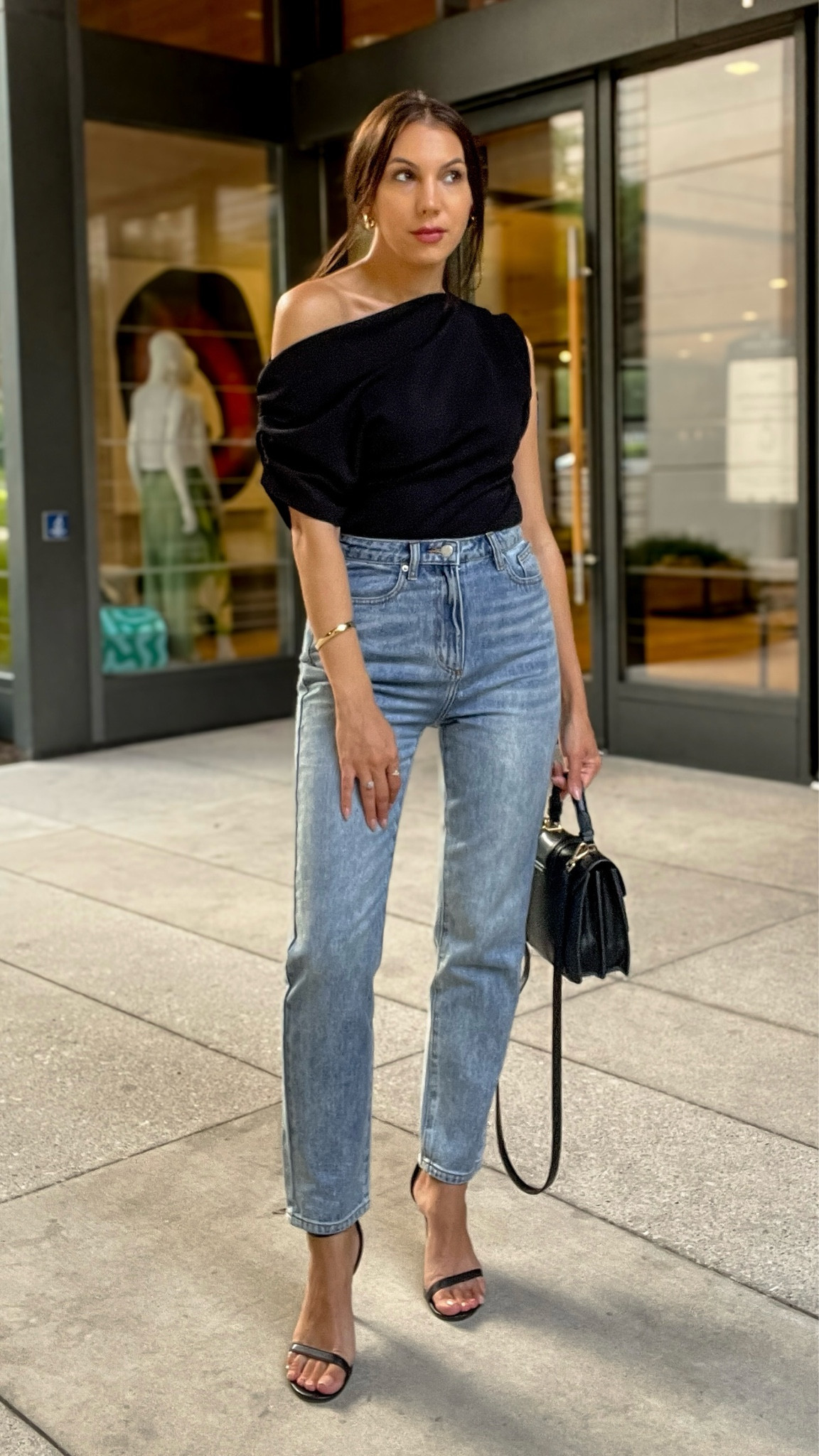 When you find the best jeans on Showpo and can’t stop wearing them on repeat. They run TTS, high rise, and fit perfectly. 10/10 recommend. 

#LTKFindsUnder100 #LTKStyleTip