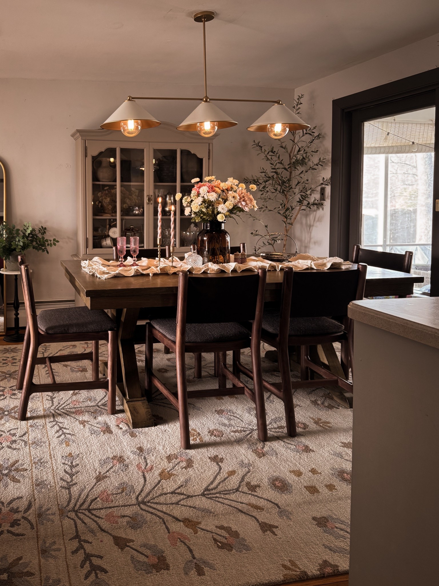 Dining room decor ready to shop! This rug is even better in person!

#LTKParties #LTKSeasonal #LTKHome