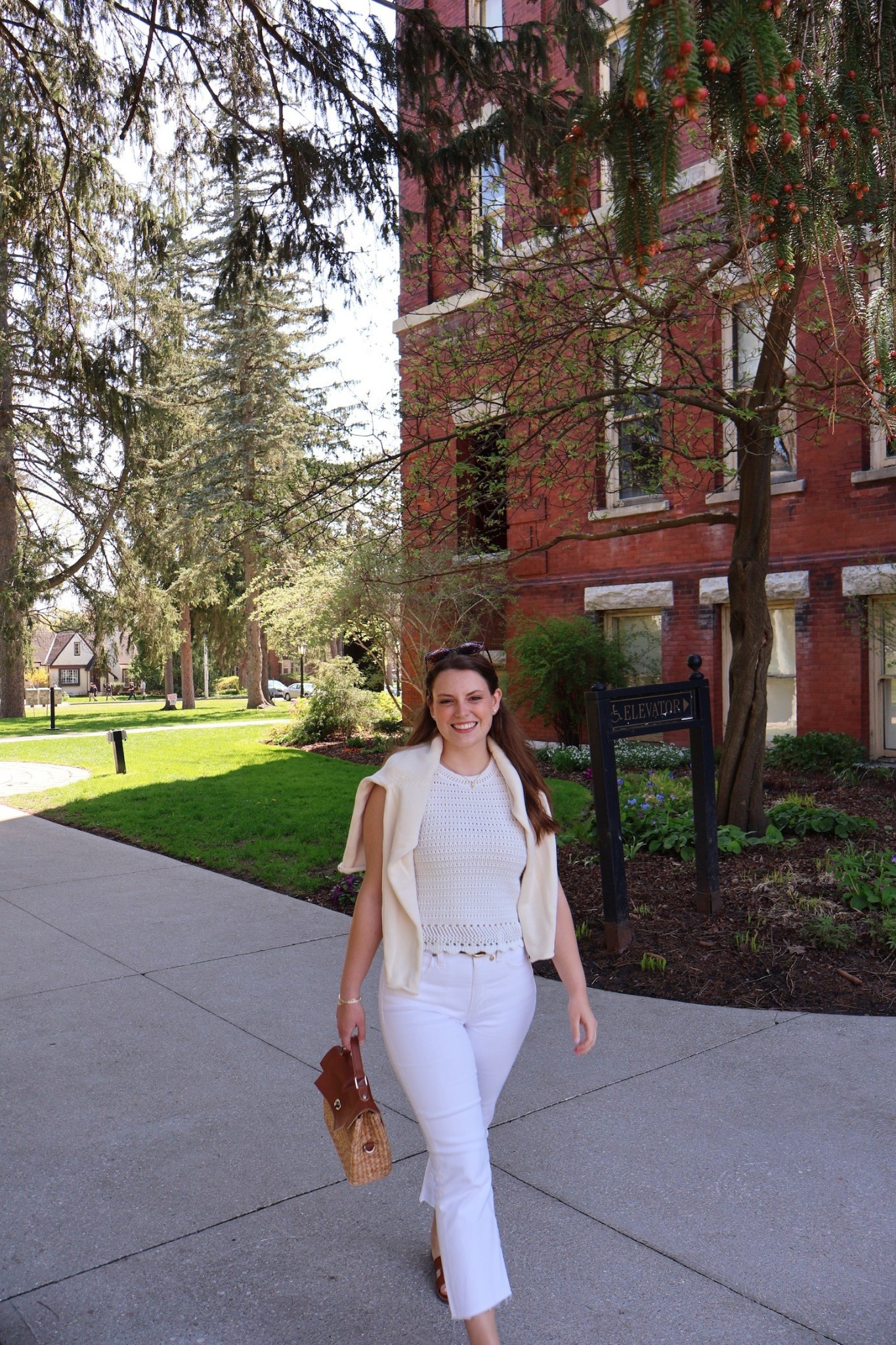 I can’t get enough of an all white outfit!

#LTKStyleTip #LTKFindsUnder50 #LTKFindsUnder100
