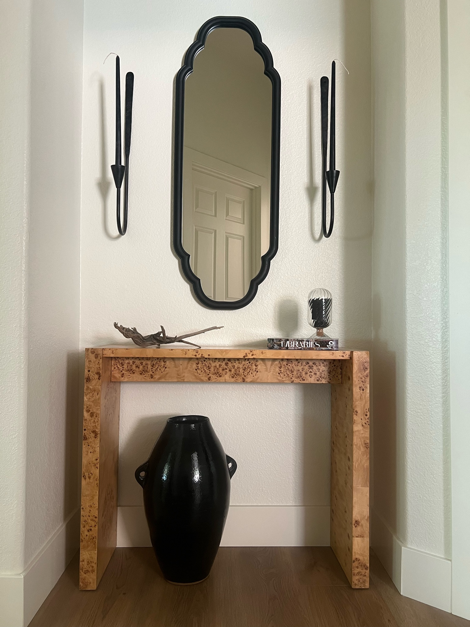 entryway ❤️ 

#LTKHome