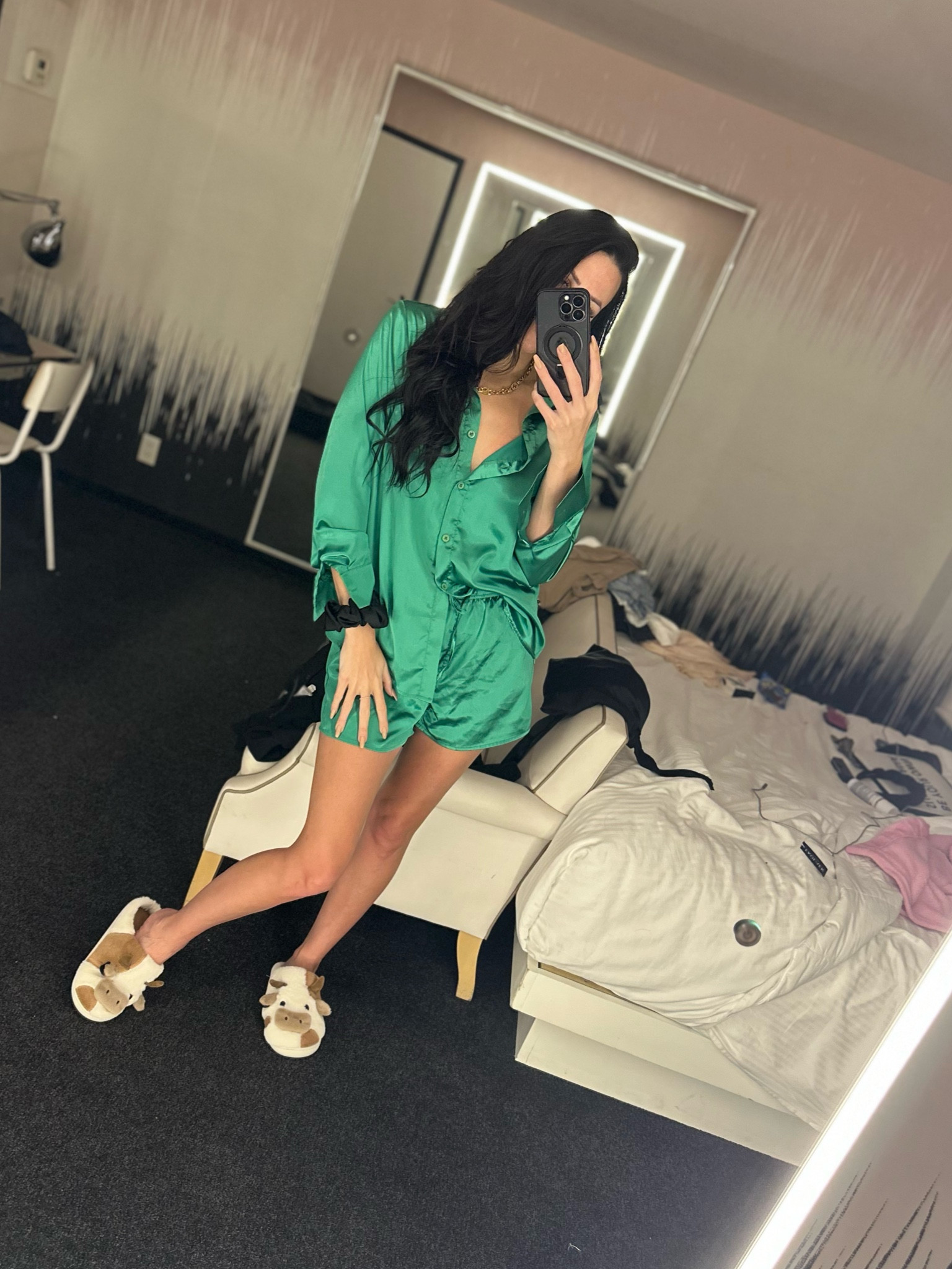 Ekouaer two piece silk long sleeve button down pajama set 


#silk #silkset #pajamas #green #ekouaer

#LTKfindsunder50 #LTKHoliday #LTKGiftGuide