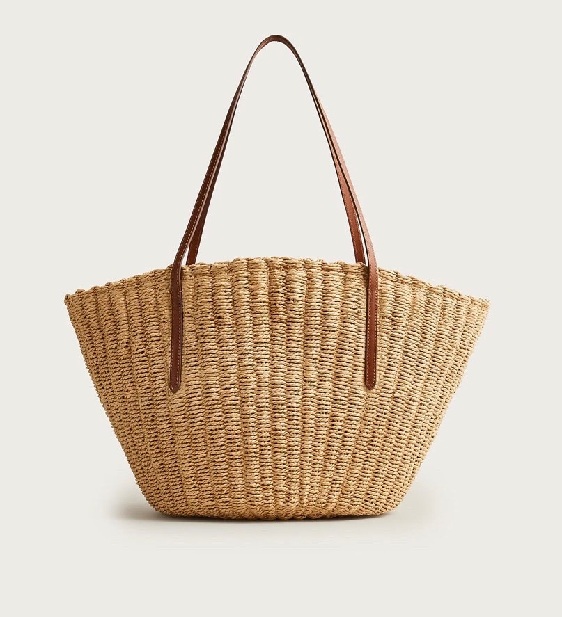 Straw tote for Summer! ☀️