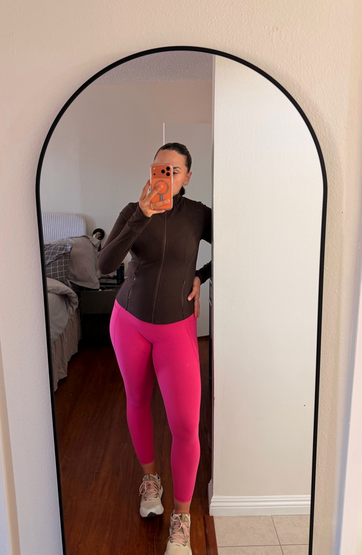 Quick & casual with my daily UNIFORM! Leggings and jacket that sculpts, lifts and makes me look slim and fit! 🥰😆🏷️ allbirds  sneakers - 15% OFF code ROANA
🏷️ LEGGINGS and jacket Iuga - 25% OFF code ROANA25
