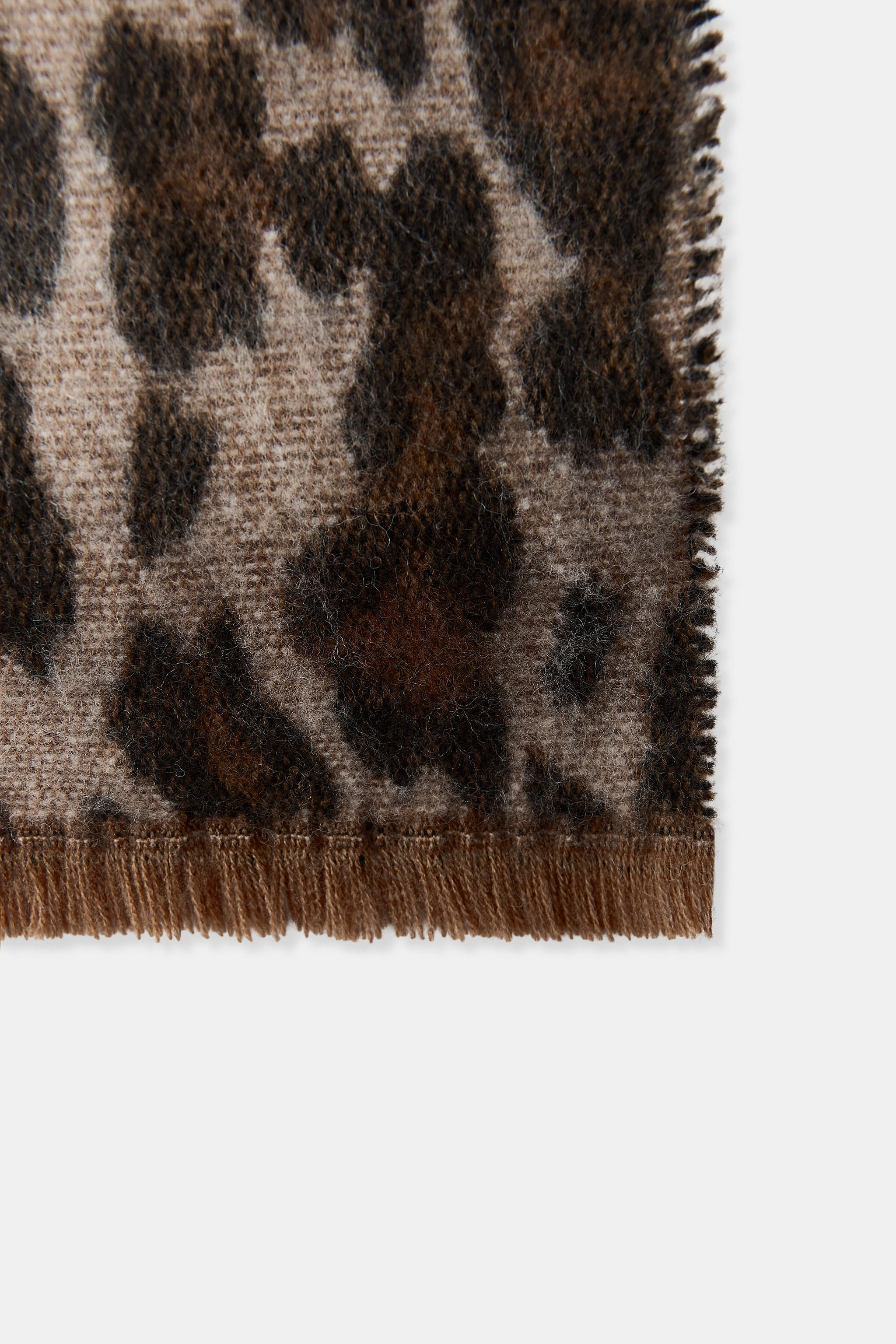 JACQUARD ANIMAL PRINT SCARF | Zara US