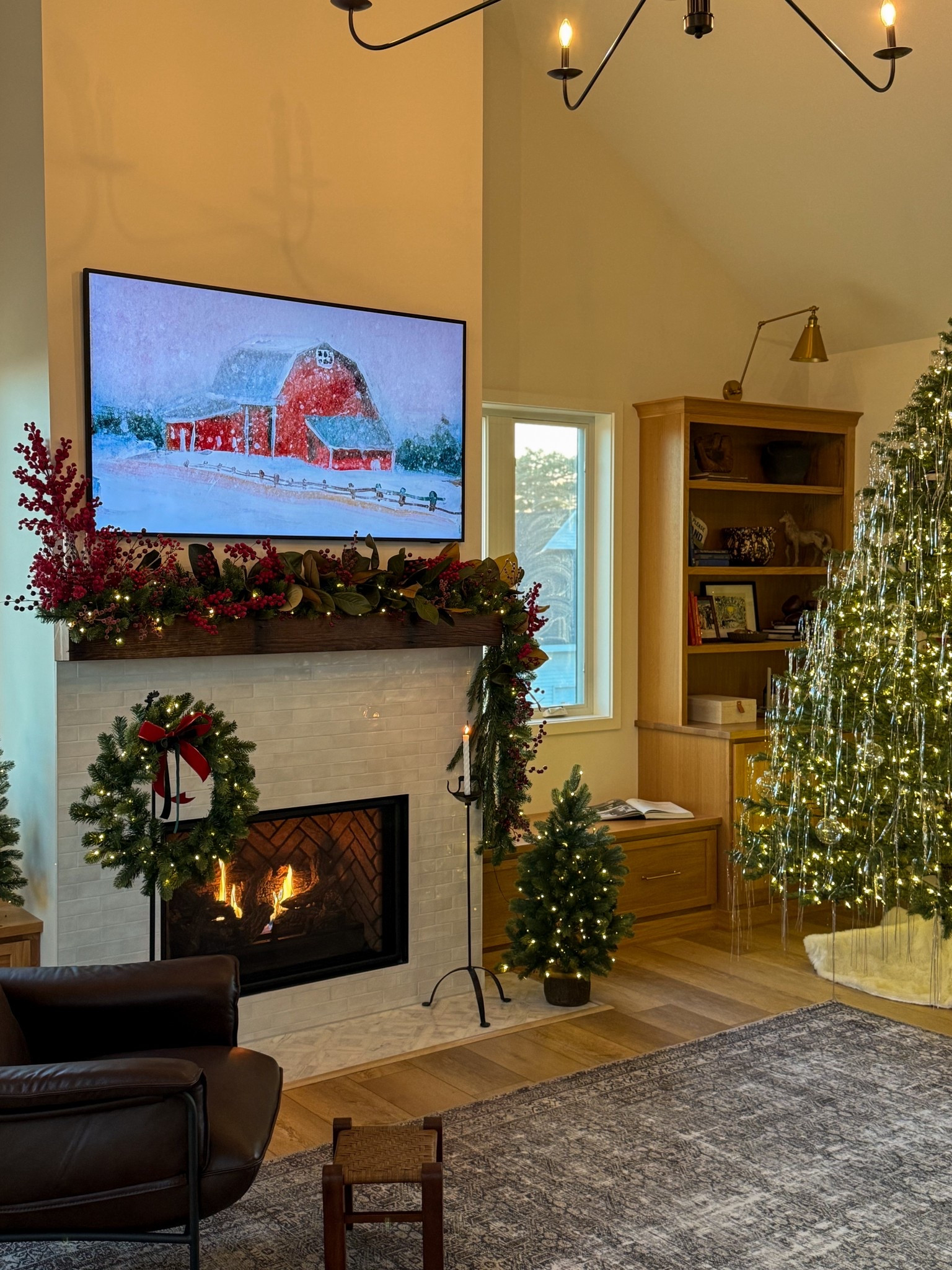 Items I used to decorate the tree in the barn!


Christmas decor | Christmas tree

#LTKSeasonal #LTKHoliday #LTKHome