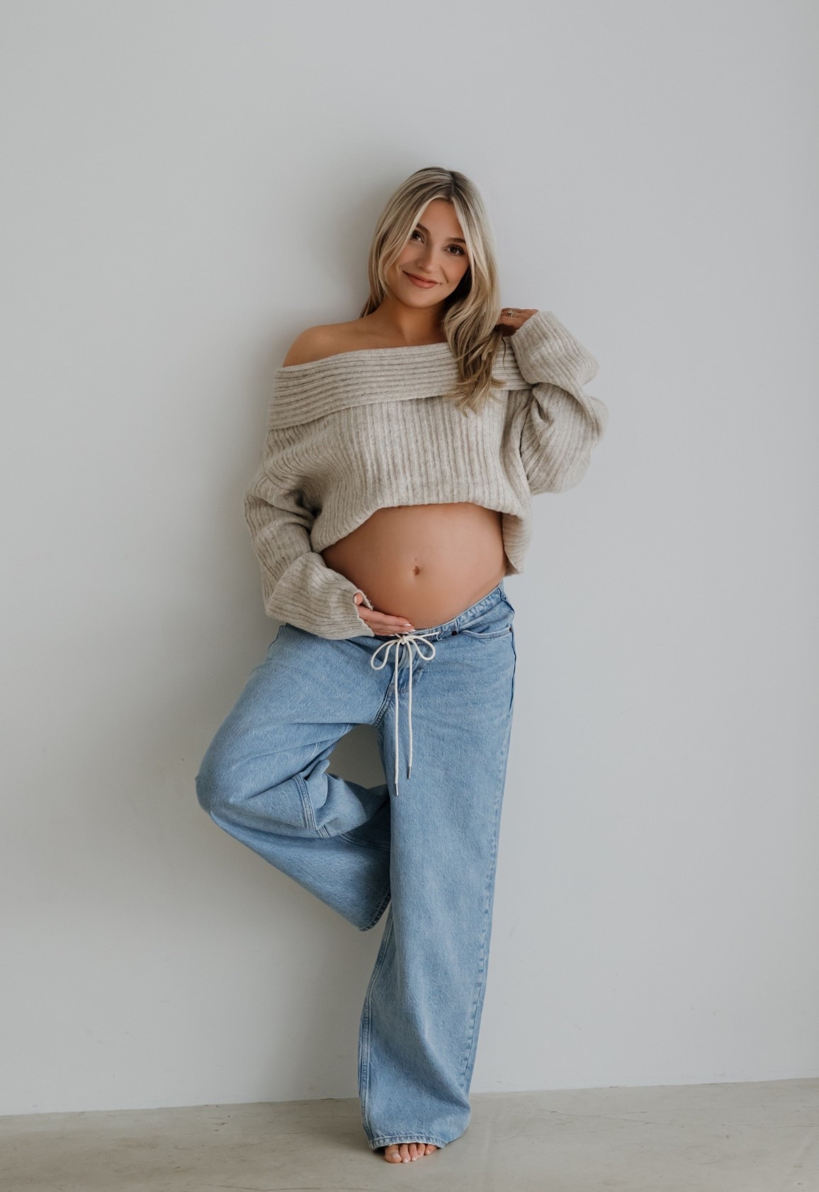 maternity fashion = drawstring jeans to style the bump 👖 

#LTKootd #LTKBump #LTKPetite