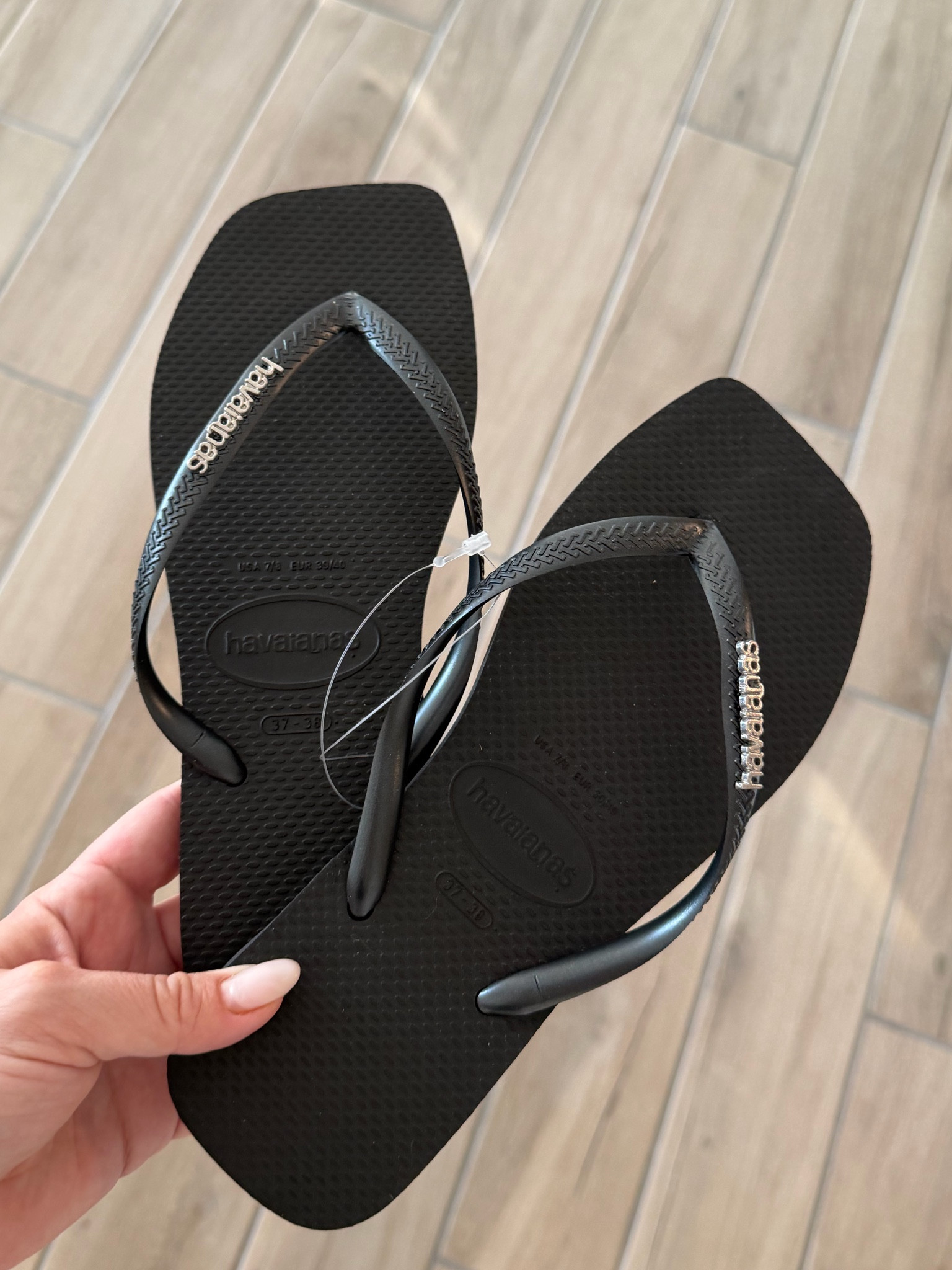 Jumping on the square toe havaianas bandwagon 🩴☀️👙