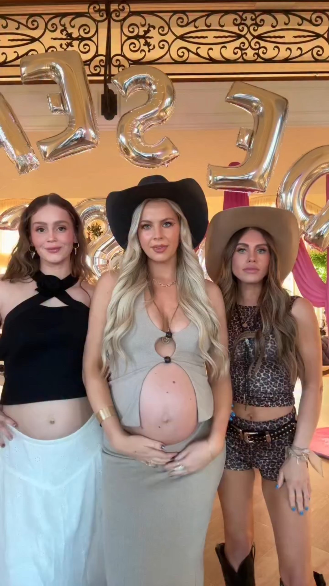 Met our favorite Lana Del Ray !!! Turns outs she loves SLOMW 😍

#LTKWatchNow #LTKFestival #LTKStyleTip