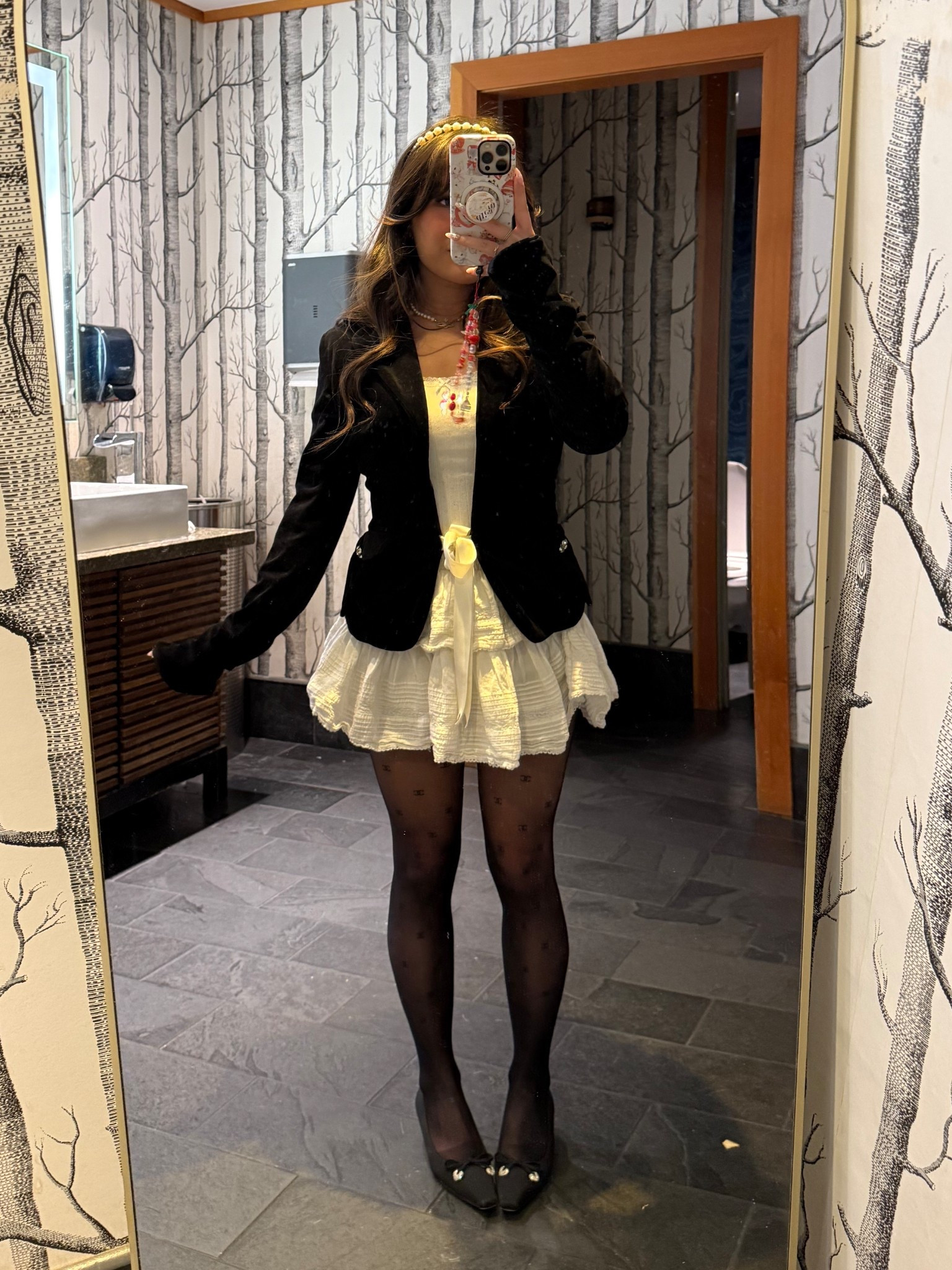 A very Blair Waldorf outfit but could also be a Carrie Bradshaw one too 

#LTKSaleAlert #LTKootd #LTKPetite