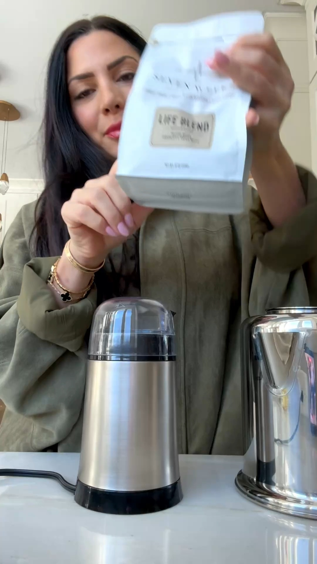 ☕✨ Sunday Morning Vibes with Percolator Coffee! 🌞

What’s your favorite Sunday brew ritual? Share below! 👇 #CoffeeLovers #SundayBrew #PercolatorMagic

#LTKmomlife #LTKdayinmylife #LTKmorningroutine
