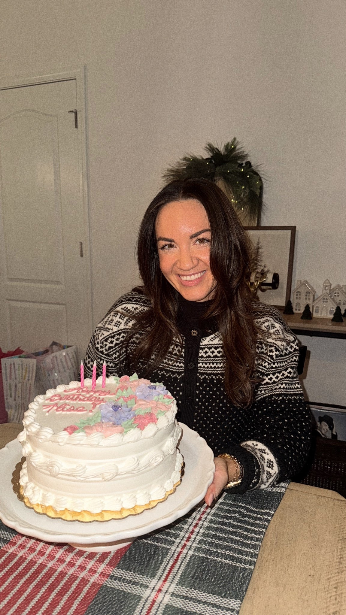 Small in the sweater
25 short in the jeans (could have done a 24)
Small jacket (could have done an XS, but sized up for sweaters underneath) 

J.Crew. Abercrombie. Quince  

#LTKSaleAlert #LTKHoliday #LTKootd