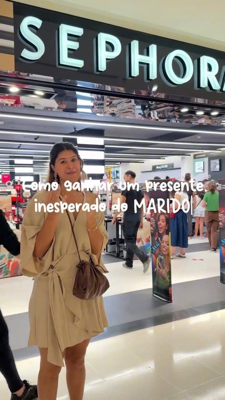 ~ essa tática é infalível, eu juro rs
Aproveitem que está rolando uma promo na @sephorabrasil , tem kits presenteáveis, perfumes, makes, linhas de cuidado e brindes (a parte que eu mais amo 🫶🏽).

•publi
#presentedenatal #makes #perfumesimportados #sephora #sephoracollection #oquedardepresente