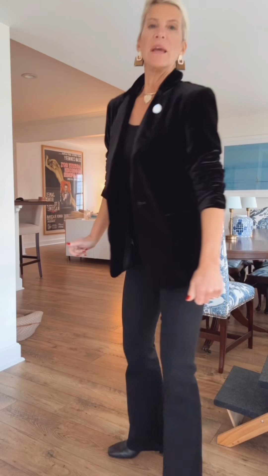 A $39 velvet blazer that looks this good? Yes please. 🤍

#classiclook #casualchic #falloutfit #winterstyle #LTKunder50 #ltkfashion #ltkstyle



#LTKootd #LTKHoliday #LTKFindsUnder50