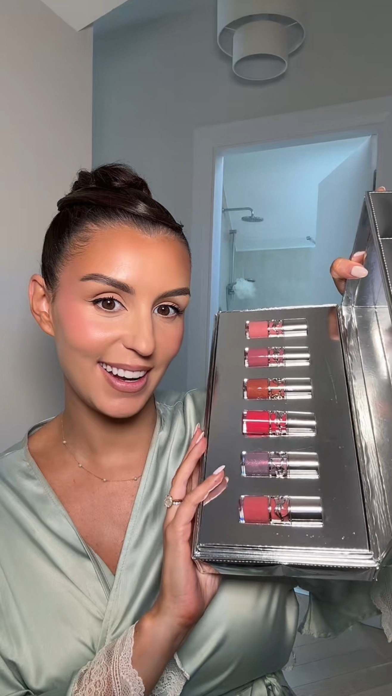 Dua lipa with YSL!!😭🖤 What in the world!!

Links below!

#LTKbeauty #LTKireland #LTKluxury