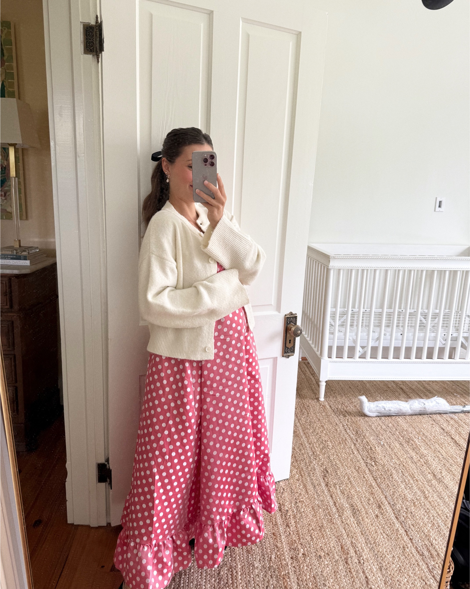 OOTD! In my favorite little dress, polka dot girlie forever! Love the color and fit! It’s perfect for all my pregnant mamas , but also I plan to wear this post baby as well! 😌❤️✨