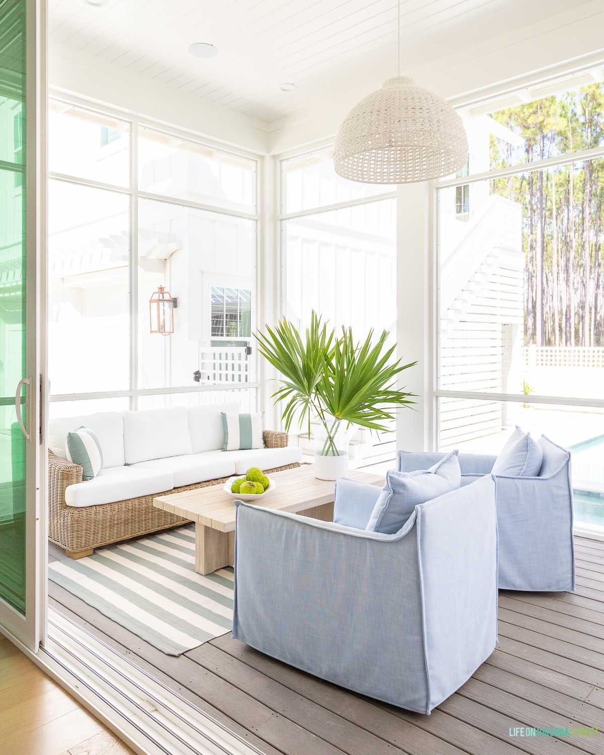 Outdoor living area 🙌🏻🙌🏻

#LTKSeasonal #LTKHome #LTKdayinmylife