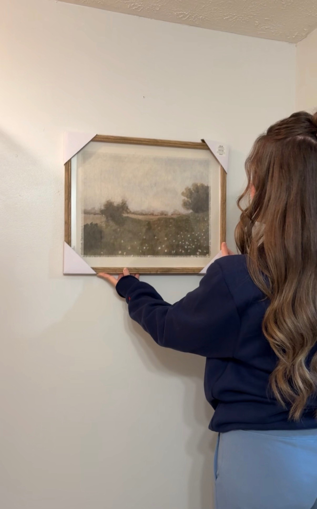 Morning coffee, cozy corner, and this meadow print setting the vibe ☀️🌾
Small details like this make a house feel like your home.
Click to shop on LTK 🤍

#homedecor #aestheticspace #meadowvibes #roomdetails #ltkcreator #homeupgrade #fieldofdreams

#LTKHome