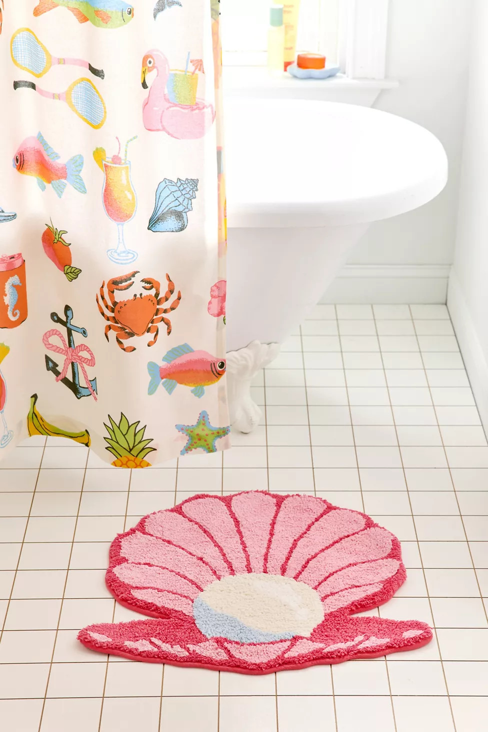 Clamshell Shape Tufted Bath Mat | Urban Outfitters (US and RoW)
