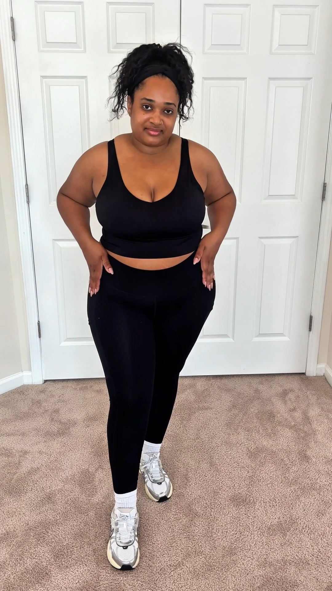 1️⃣ A longline sports bra to double as a crop top
2️⃣ Leggings with pockets (always)
3️⃣ Sneakers that go from the gym to fashionable

XL in sports bra and leggings


#LTKActive #LTKMidsize #LTKPlusSize