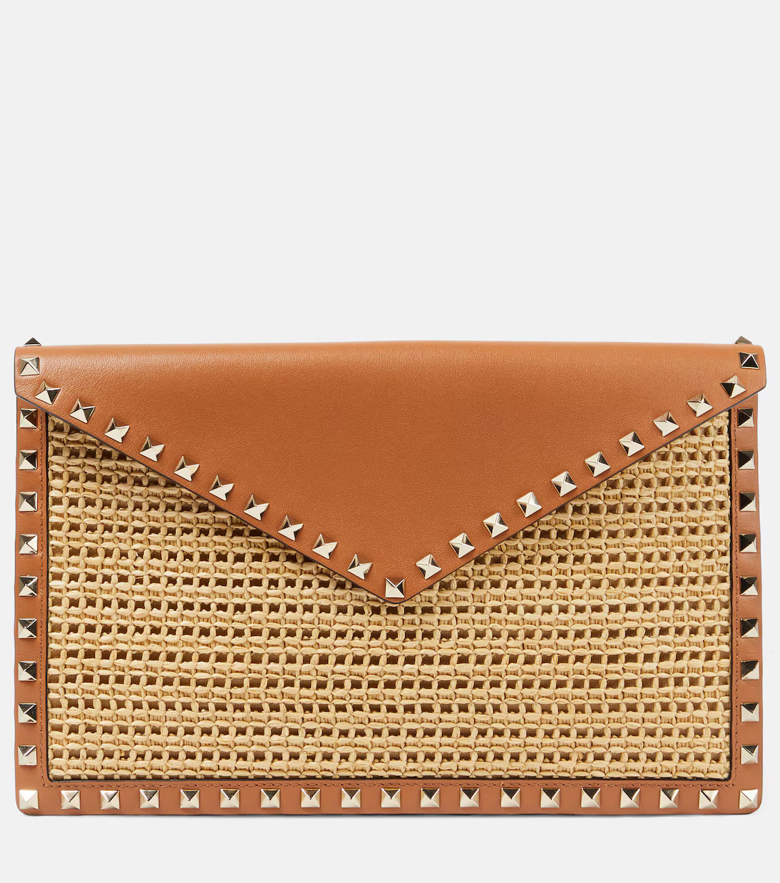 Rockstud Large leather-trimmed raffia clutch | Mytheresa (US/CA)