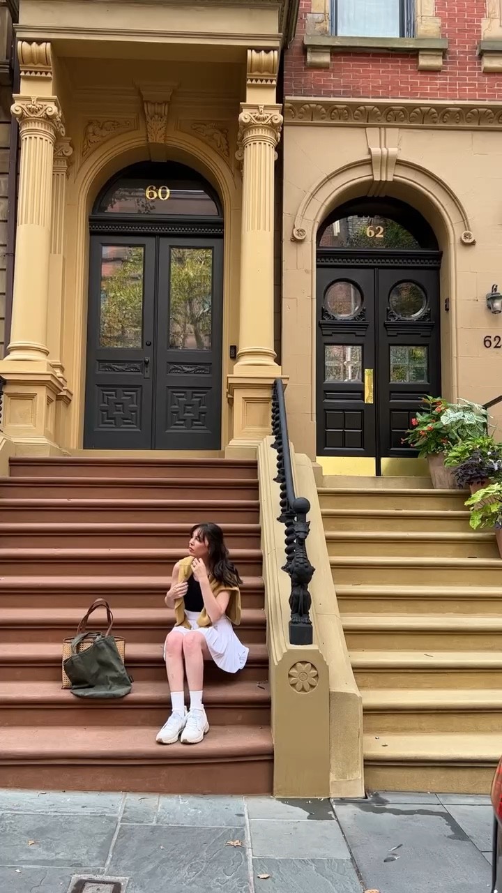 NYC fall day, nyc errands, nyc neighborhood walk, nyc brownstone, nyc brownstone style, nyc style, Manhattan brownstone

#LTKSeasonal #LTKfamily