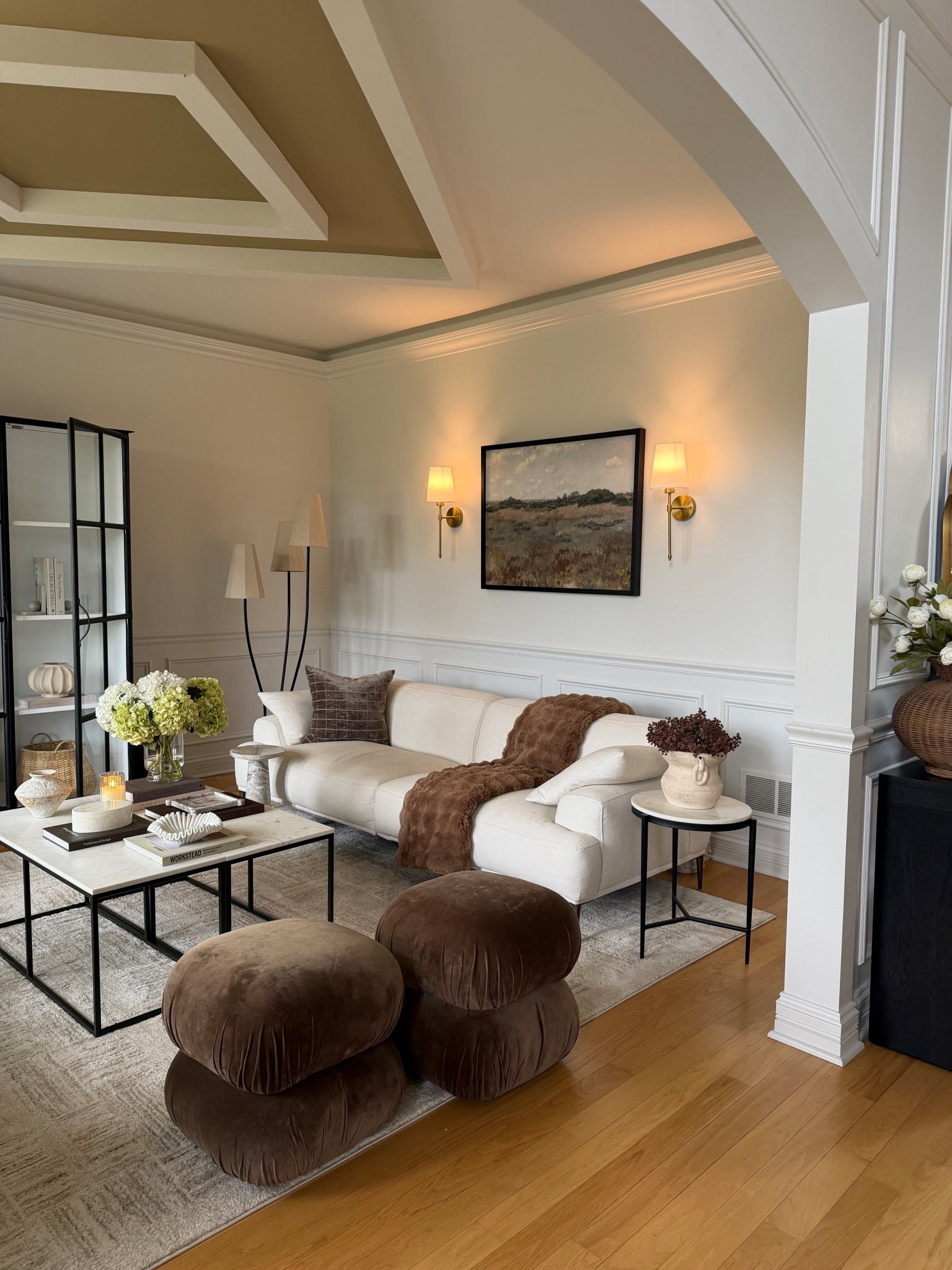 Designer look for less 🤍

These wireless sconces instantly made this wall feel more finished and intentional. I love using sconces to frame artwork and add a warm glow to a room.

The best part — these are rechargeable, wireless, and come with a remote, so there’s no wiring needed.

Linked my sconces along with a few other pieces from this sitting room.


#LTKSaleAlert #LTKHome