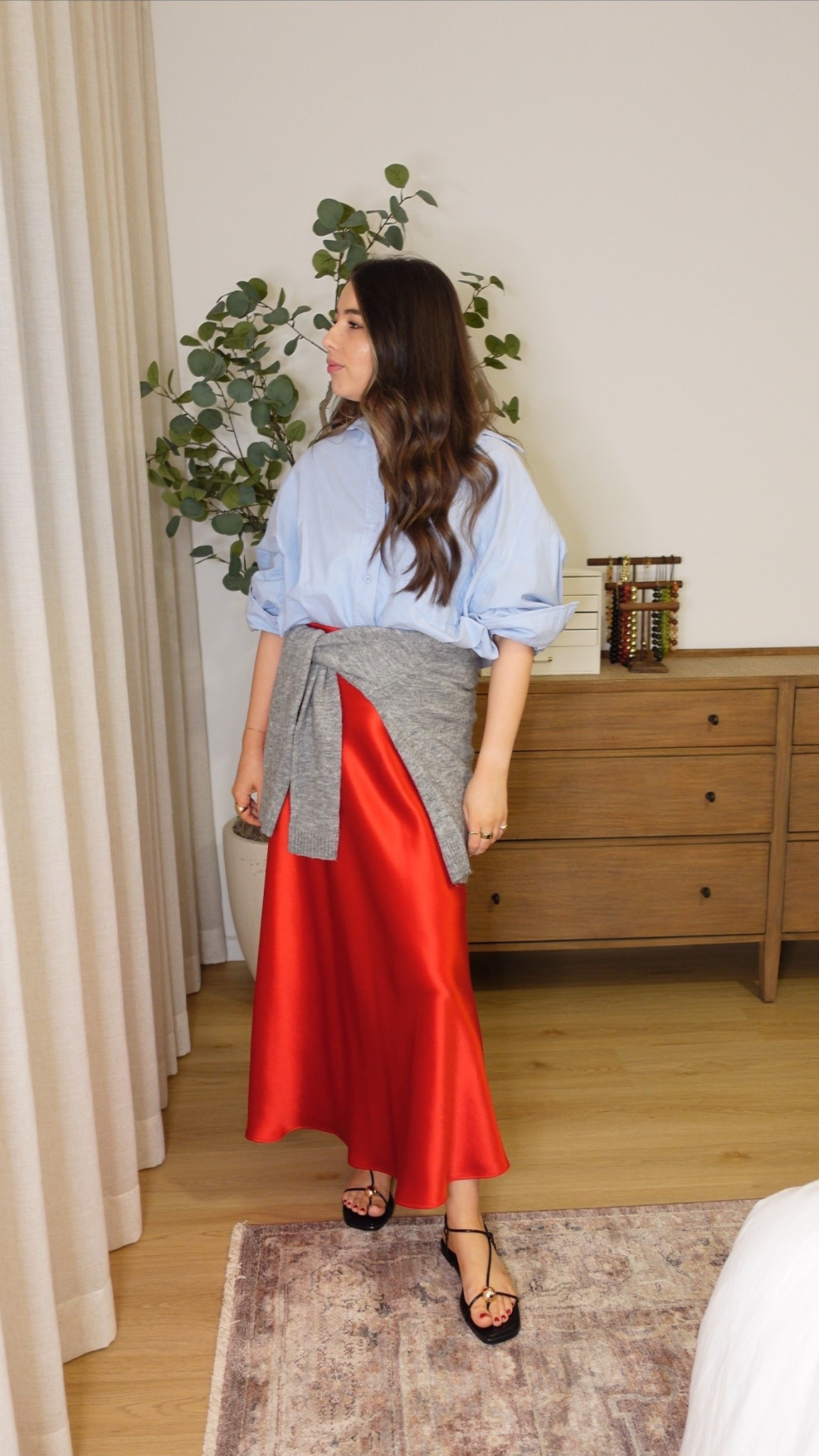 A lesson in experimenting with colour 🩶🩵❤️

I’m wearing a size 10 in the top, size 8 in the skirt and my cardigan is an old Glassons one! 

#LTKaustralia #LTKautumn