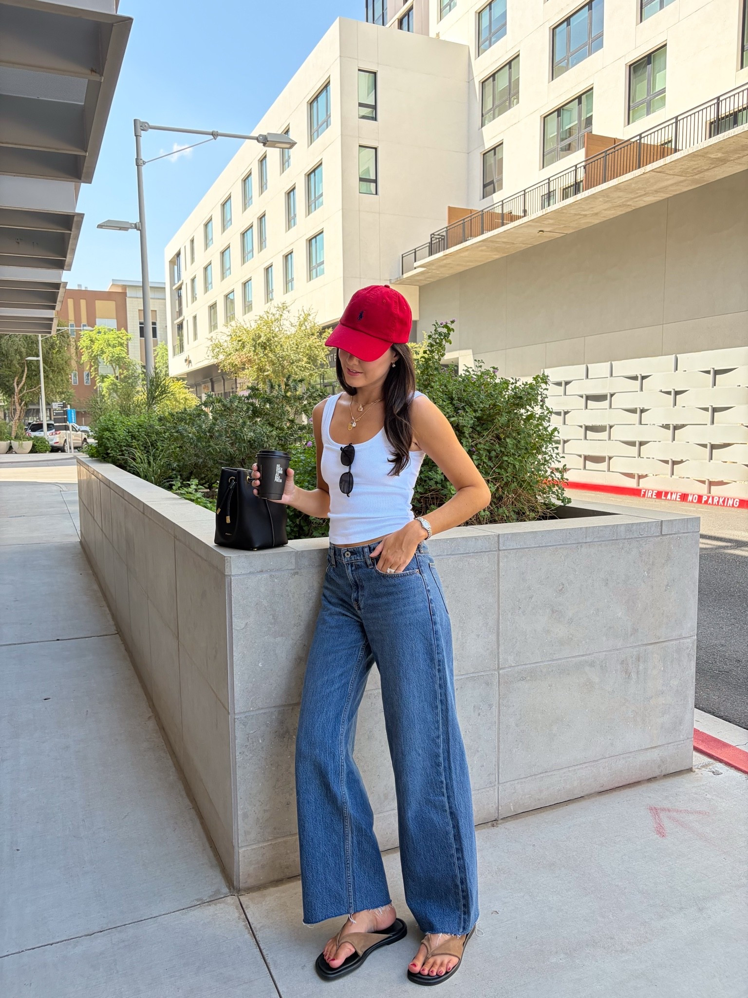 I am 5’7” wearing size 25 regular, classic in the jeans, XS in the tank top!