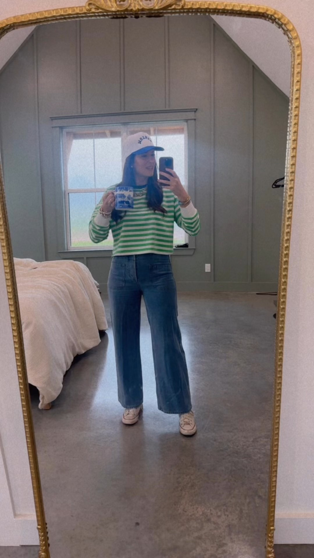 GRAB MY TOP!! Jeans and hat are from my boutique shopbelleame.com 