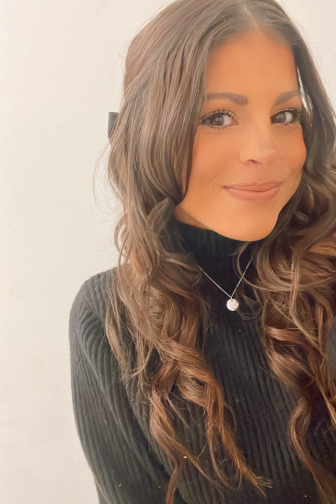 After a little bit of a hiatus I’m getting back to LTKit in perfect time to share all my favorite looks & gifting ideas for the holidays! •• Starting with my obsession for satin bows, perfect for any little occasion || Linked different bows & makeup products ✨🎄🎀.

#LTKHoliday #LTKGiftGuide #LTKstyletip