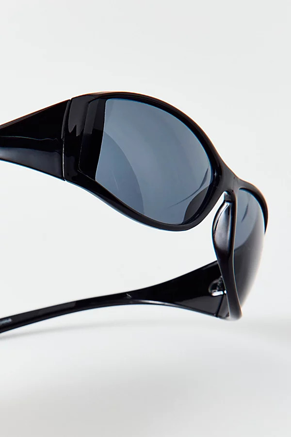 Urban Outfitters UO Essential Shield Sunglasses in Black, Women's at Urban Outfitters | Urban Outfitters (US and RoW)