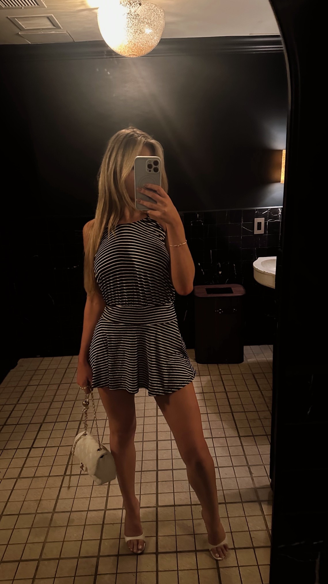 stripes + heels 🖤🤍