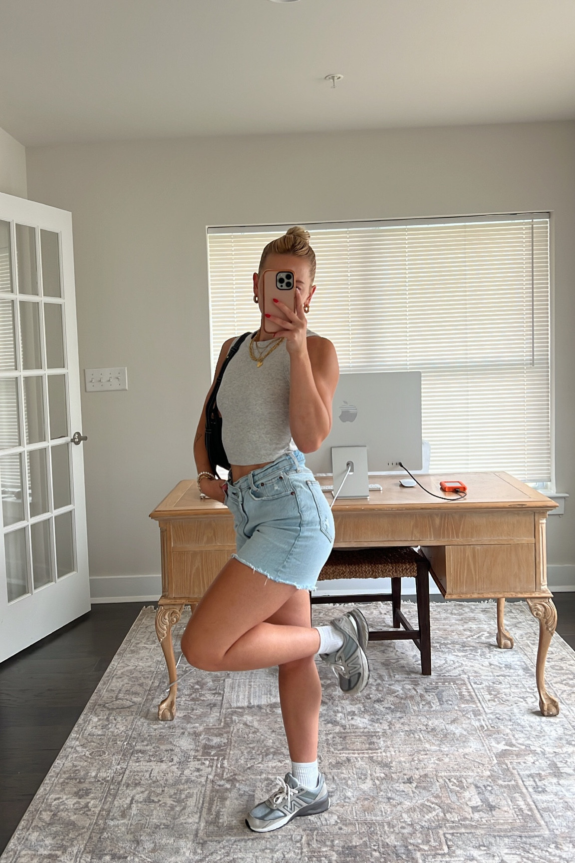 Simple outfits for the win 🤌🏼 @abercrombie @newbalance 

Abercrombie style, abercrombie jeans, Abercrombie basics, abercrombie essentials, asymmetrical shorts, jean shorts, jean short outfits, new balance 990 outfits, new balance 990, basic tank, ribbed basic tank