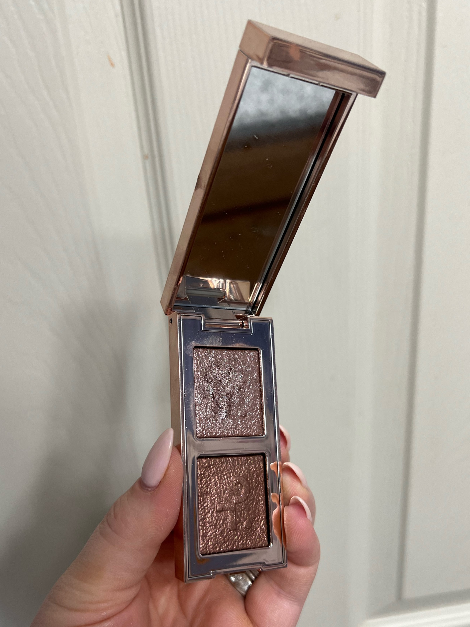 The best eyeshadow 

#LTKFindsUnder100 #LTKBeauty #LTKItBag