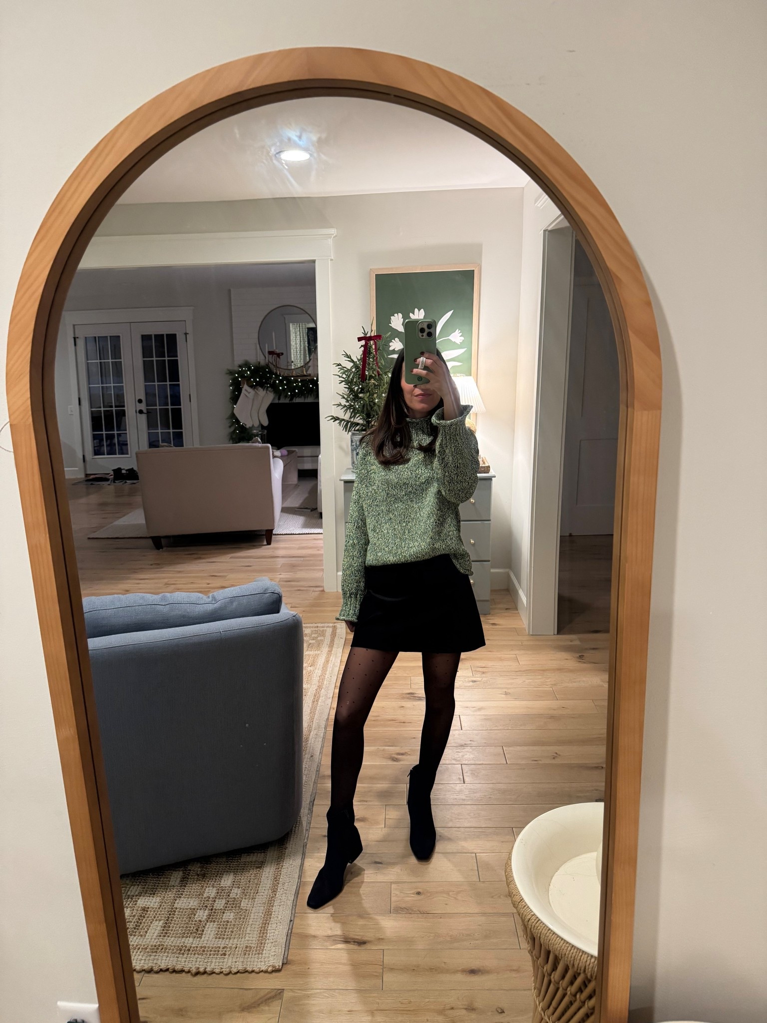 Holiday look ❤️
These booties are on major sale! Under $100
Velvet mini skirt
Jcrew rollneck sweater 
Holiday outfit 
Party outfit 

#LTKgrwm #LTKHoliday #LTKPetite