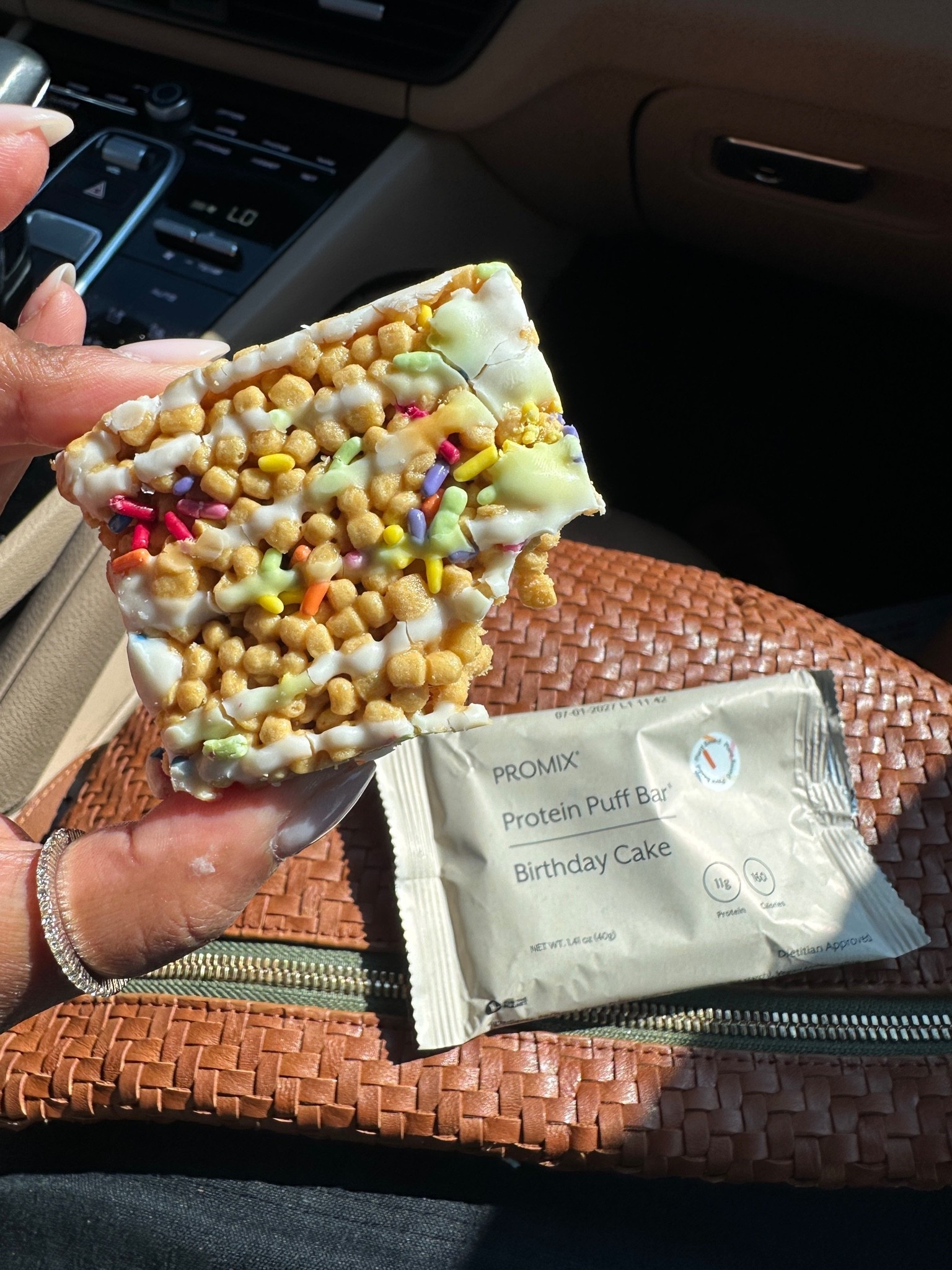Protein bars that actually taste good!! This birthday cake flavor is the best!