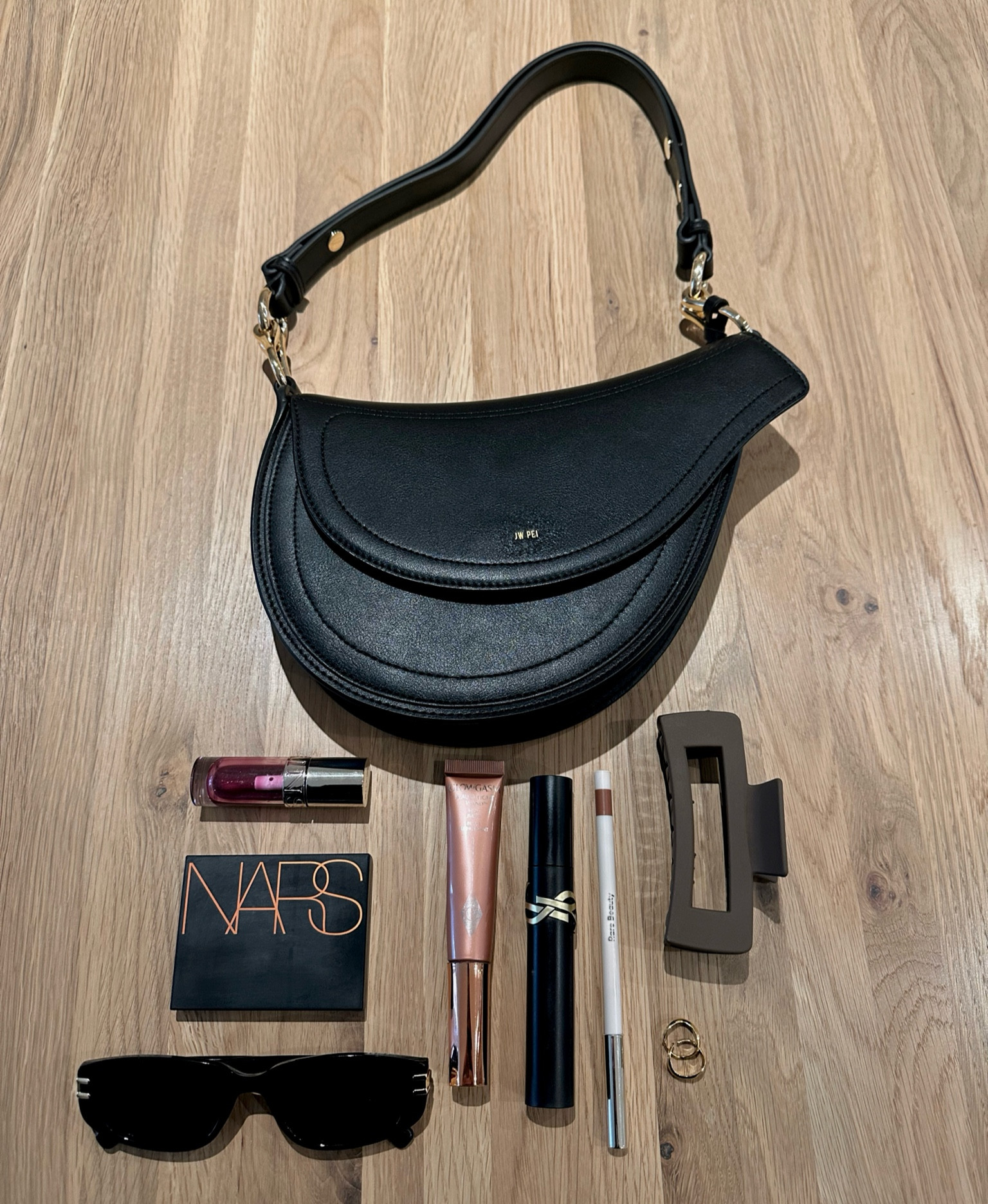 Girl Essentials 

#LTKeurope #LTKuk #LTKbeauty