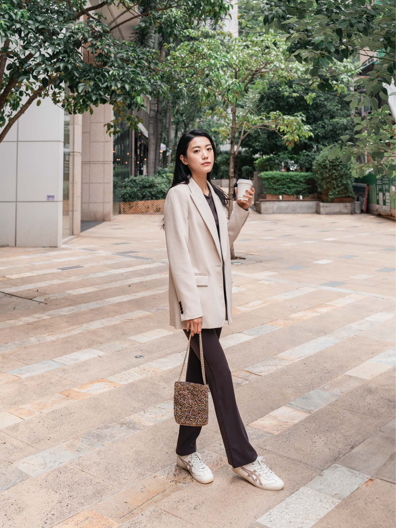 OOTD with taupe blazer, brown athleisure co-ord set with tee and flare leggings, metallic wired bag, rose gold sneakers.

Mixing high-low fashion for everyday style that looks effortless while feeling comfortable. Keeping it within the same palette with a statement bag is the way to go!

#LTKasia #LTKfitness #LTKbag