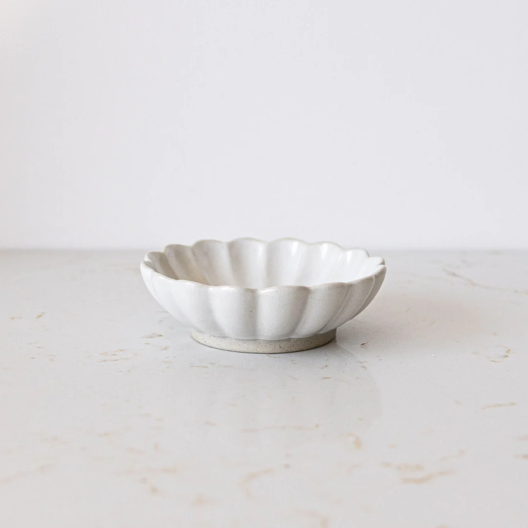Scalloped Ceramic Bowl | By Luxe B Co. | luxe bCO