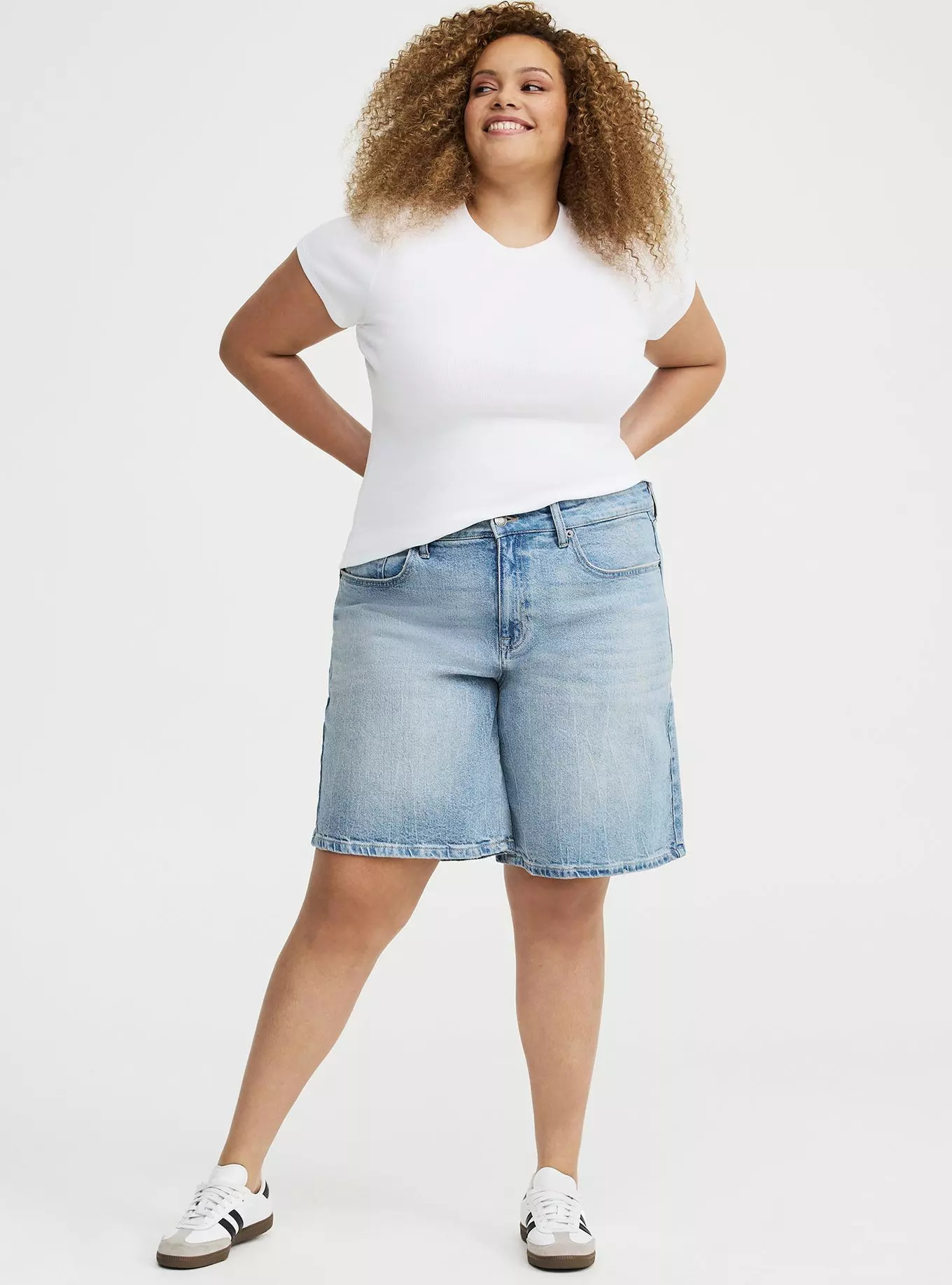 Baggy Mid-Rise Denim Jort | Torrid (US & Canada)