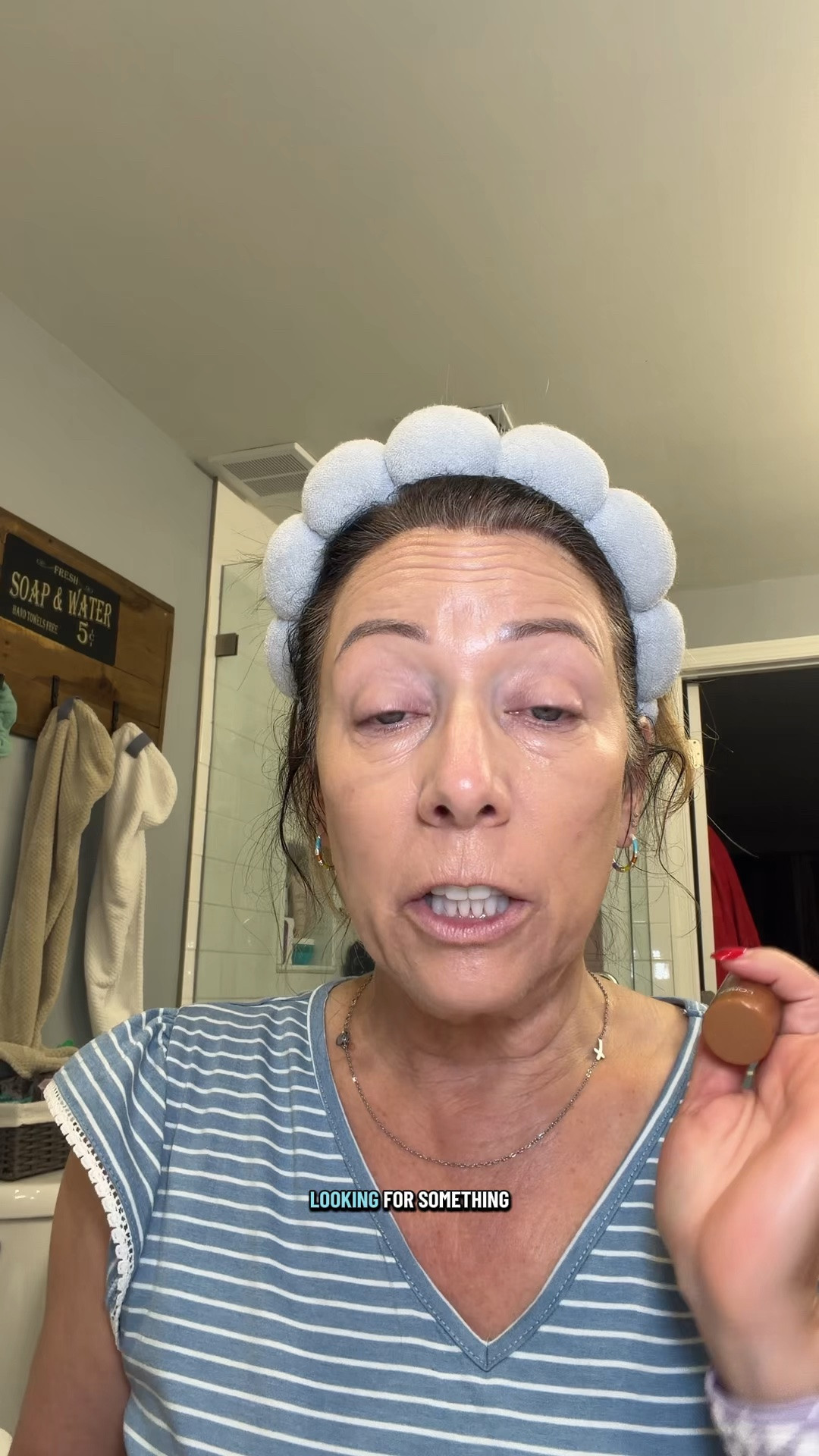 I swear I can skip a lot of makeup… but not bronzer. #lorealparis
#lumibronzer
#glowymakeup
#matureskinmakeup
#over50beauty